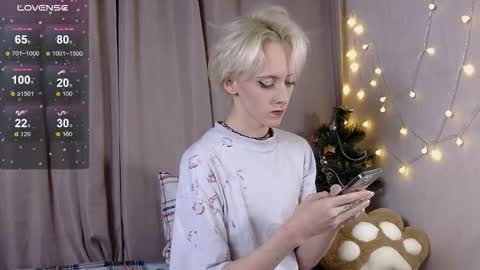 NextVibe1 online show from December 18, 5:30 pm