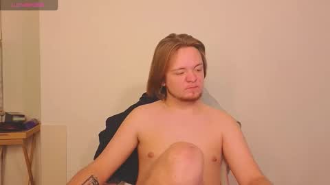 Snapshot of nexxxusme chatting on March 10, 12:15 am nexxxusme online show from March 10, 12:15 am