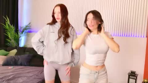 Snapshot of neya_milk chatting on March 27, 11:10 am Neya online show from March 27, 11:10 am