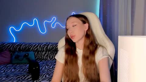 Mina online show from February 4, 9:48 am