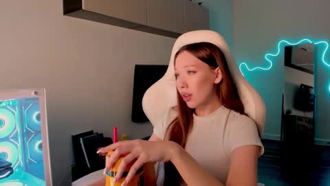 Mina online show from March 4, 7:25 am