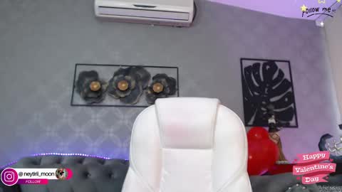 Snapshot of neytiri_moon chatting on February 14, 6:08 pm Sandra online show from February 14, 6:08 pm