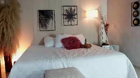 Snapshot of neytiri_moon chatting on August 1, 12:43 am Sandra online show from August 1, 12:43 am