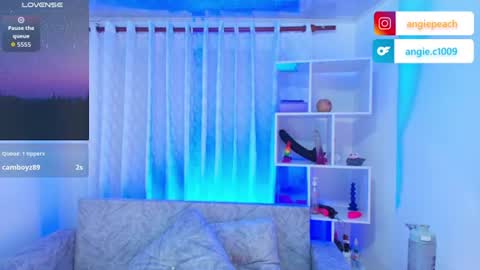  Angie   Instagram  angie julianac add me online show from July 29, 2:04 pm