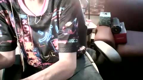 Snapshot of nfgwholoves2cum chatting on July 21, 9:28 pm NFG Nice Friendly Guy Dick online show from July 21, 9:28 pm