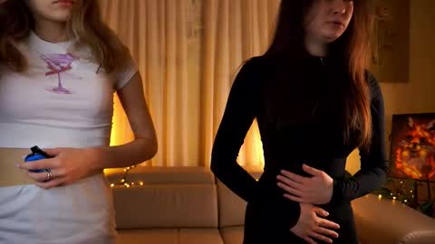 Snapshot of nganlico chatting on December 2, 3:34 am Anasteisha online show from December 2, 3:34 am