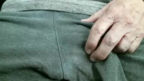 Snapshot of ngurth chatting on November 23, 7:35 pm ngurth online show from November 23, 7:35 pm