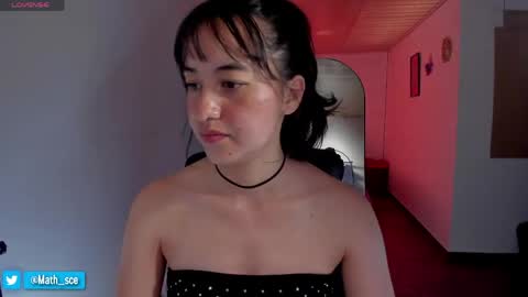 Snapshot of nia_blaze chatting on April 1, 8:28 pm Nia online show from April 1, 8:28 pm