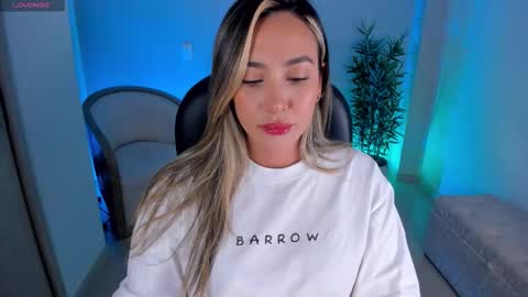 Snapshot of niabennet chatting on October 9, 1:36 am Nia online show from October 9, 1:36 am