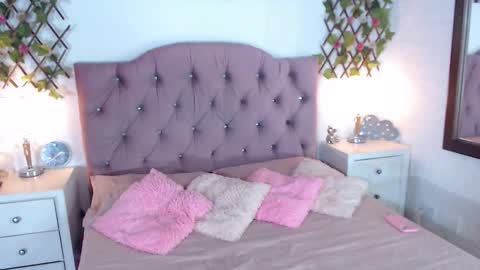 niabussethxxx online show from November 29, 9:34 am