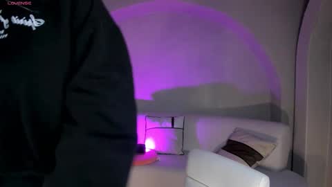 SQUIRTER DOLL    online show from October 27, 11:36 am