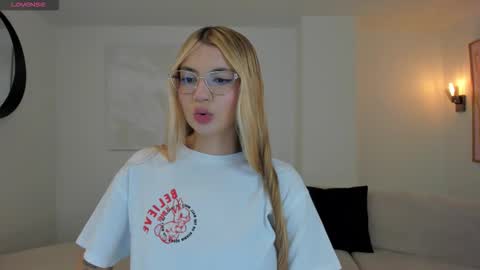 SQUIRTER DOLL    online show from February 8, 10:46 pm