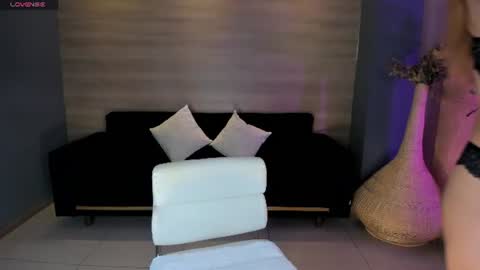 SQUIRTER DOLL    online show from August 5, 6:33 pm