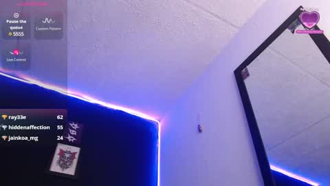 Snapshot of niakat_ chatting on December 15, 5:23 am  niakat  online show from December 15, 5:23 am