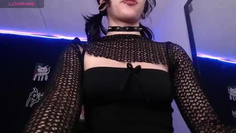 Snapshot of niakat_ chatting on December 17, 4:23 am  niakat  online show from December 17, 4:23 am