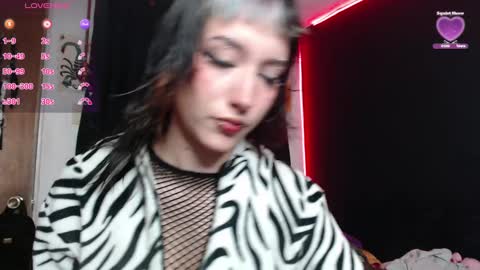 Snapshot of niakat_ chatting on February 18, 12:06 pm  niakat  online show from February 18, 12:06 pm