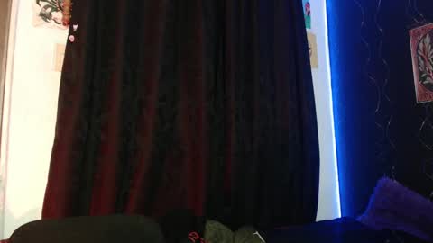 Snapshot of niakat_ chatting on March 6, 8:52 am  niakat  online show from March 6, 8:52 am