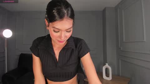 Call me Nia  online show from February 20, 7:41 pm