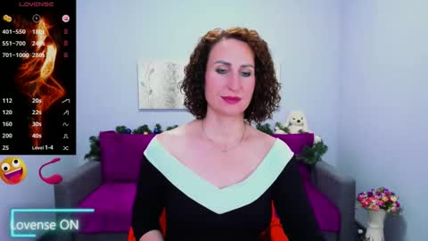 Snapshot of niasmithh chatting on December 18, 2:01 pm niasmithh online show from December 18, 2:01 pm