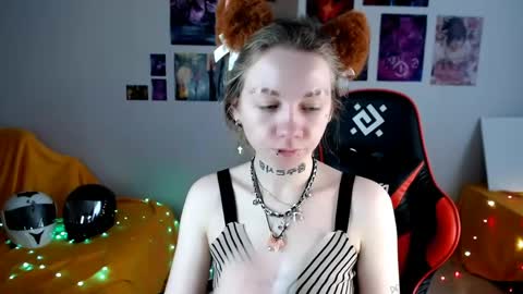 nica_kawaii online show from May 21, 12:23 pm