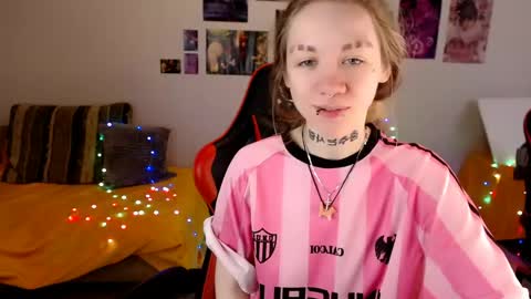 nica_kawaii online show from June 2, 12:18 pm