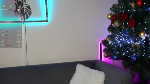 Snapshot of nica_rhodes chatting on December 7, 12:19 am nica_rhodes online show from December 7, 12:19 am