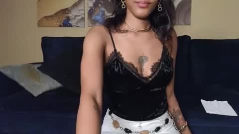 Snapshot of nicckah_ chatting on February 2, 2:24 pm Lilly online show from February 2, 2:24 pm