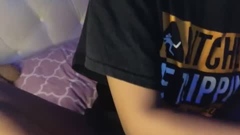 Snapshot of nicckah_ chatting on March 4, 3:00 am Lilly online show from March 4, 3:00 am