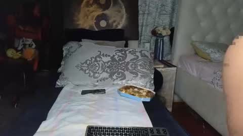 Snapshot of nicckah_ chatting on November 4, 7:57 pm Lilly online show from November 4, 7:57 pm