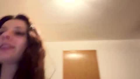 Niccolle  Nic online show from April 2, 4:04 pm