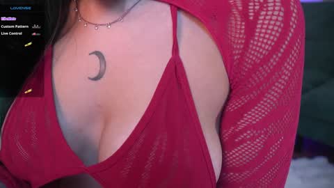 Snapshot of nicdani_1 chatting on December 14, 9:13 pm Dani 3 online show from December 14, 9:13 pm