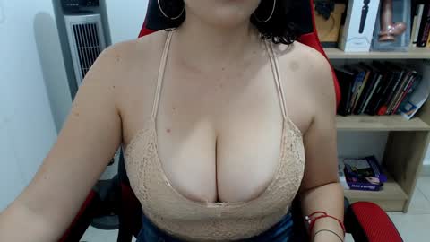 sara online show from January 12, 3:46 pm