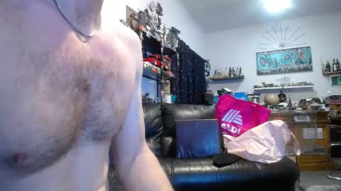 Snapshot of niceasscammo69 chatting on October 5, 9:40 am niceasscammo69 online show from October 5, 9:40 am