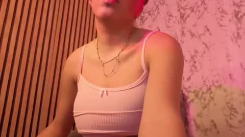 Snapshot of nicecherry_ chatting on November 22, 4:11 am Michell online show from November 22, 4:11 am