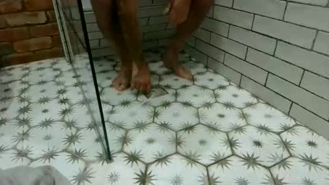 Snapshot of nicecock4u1979 chatting on October 26, 5:41 pm hot builder online show from October 26, 5:41 pm