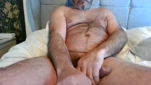 Snapshot of nicecock4u1979 chatting on February 15, 10:03 am hot builder online show from February 15, 10:03 am