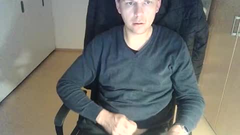 Snapshot of niceguyflo chatting on November 3, 12:35 am NiceGuyFlo online show from November 3, 12:35 am