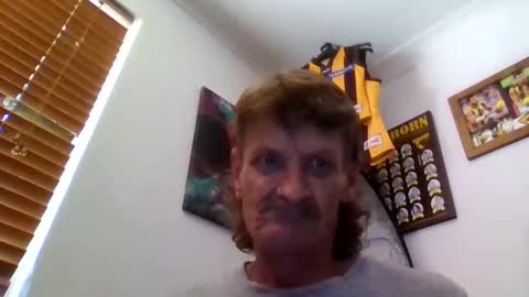 Snapshot of niceozziecockxxx chatting on January 19, 1:32 am Sexiishaine online show from January 19, 1:32 am