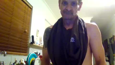 Snapshot of niceozziecockxxx chatting on September 26, 9:19 pm Sexiishaine online show from September 26, 9:19 pm