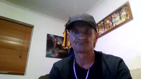 Snapshot of niceozziecockxxx chatting on December 20, 8:05 pm Sexiishaine online show from December 20, 8:05 pm