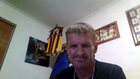 Snapshot of niceozziecockxxx chatting on January 18, 4:44 pm Sexiishaine online show from January 18, 4:44 pm