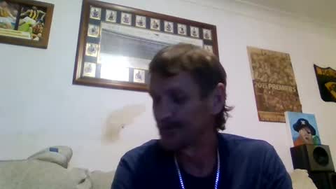 Snapshot of niceozziecockxxx chatting on March 8, 4:33 pm Sexiishaine online show from March 8, 4:33 pm