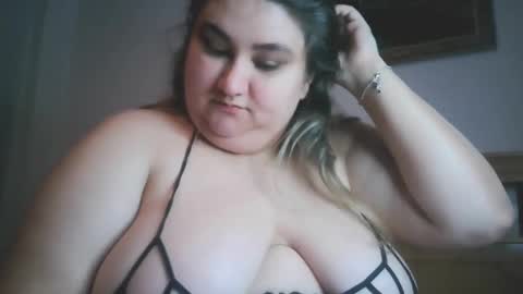 Snapshot of nicholle chatting on January 20, 2:32 am Nicholle online show from January 20, 2:32 am