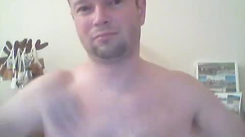 nick1990b online show from December 18, 6:47 pm