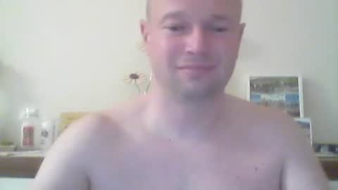 nick1990b online show from April 20, 5:16 pm