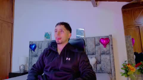 nick_moss_ online show from February 14, 11:40 am