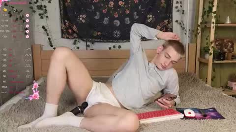 Snapshot of nick_win chatting on October 5, 12:47 pm Nick online show from October 5, 12:47 pm