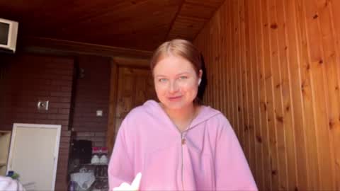 Snapshot of nickastrong chatting on June 13, 6:55 am nickastrong online show from June 13, 6:55 am