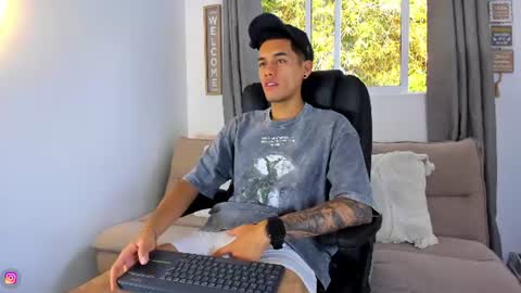 Snapshot of nickcopeer_ chatting on July 9, 2:21 pm Nick Copeer online show from July 9, 2:21 pm