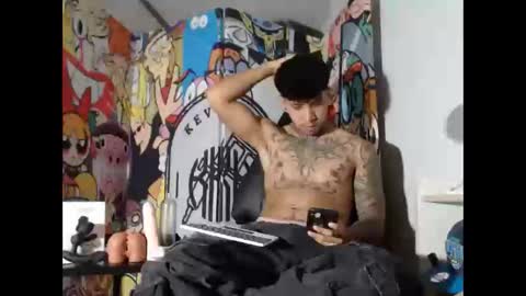 Nickhot0609 online show from December 3, 1:52 am